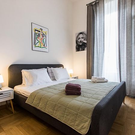 New Apartment On Rustaveli Avenue ティビリシ エクステリア 写真