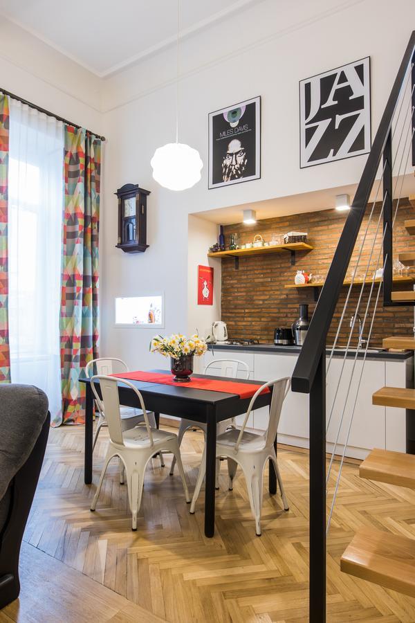 New Apartment On Rustaveli Avenue ティビリシ エクステリア 写真